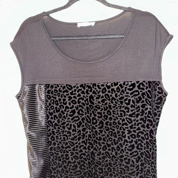 Calvin Klein Women’s Black Velvet Pattern Tee Large NWOT - Picture 3 of 12